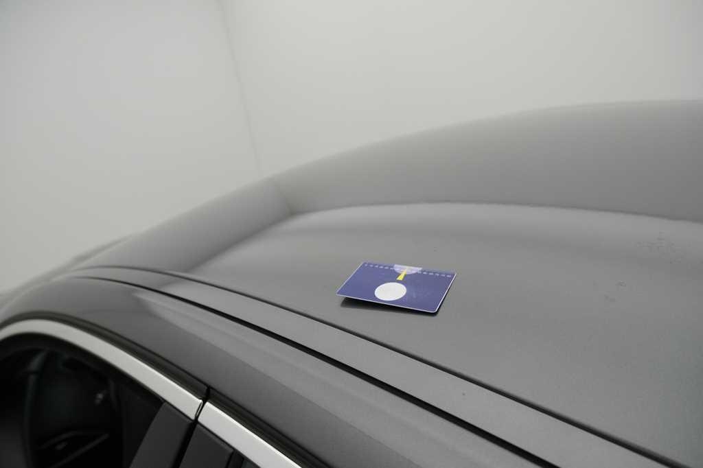 Jaguar XE 2015 photo 31