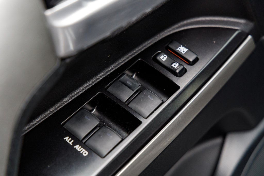 Toyota Land Cruiser 200 2018 photo 37