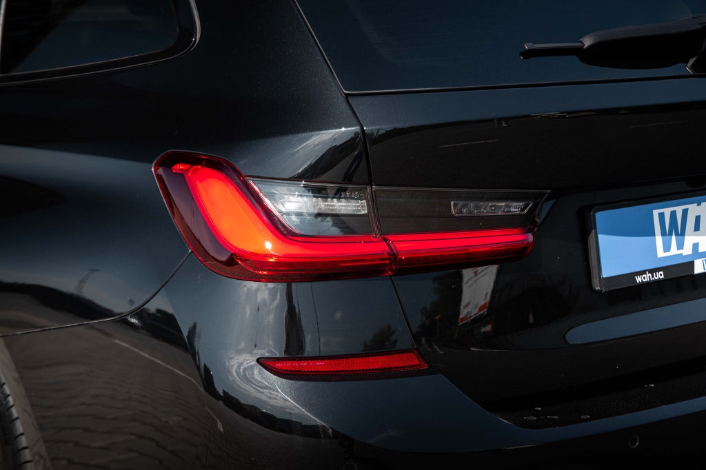 BMW 3 Series 320d 2019 фото BMW 3 Series 320d 2019 фото 11