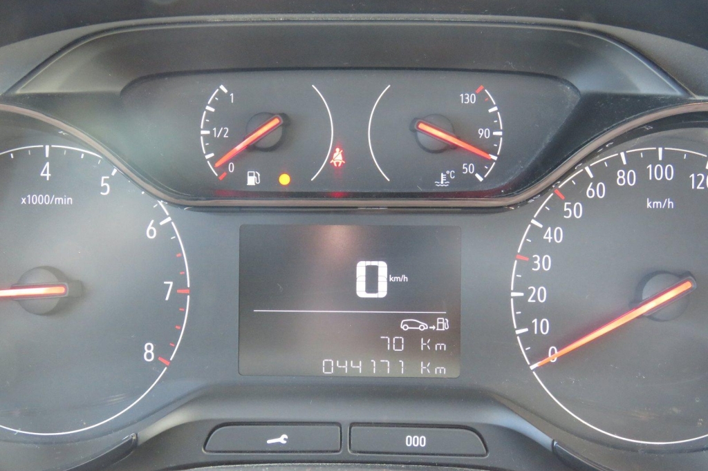 Opel Crossland X 2019 фото 6