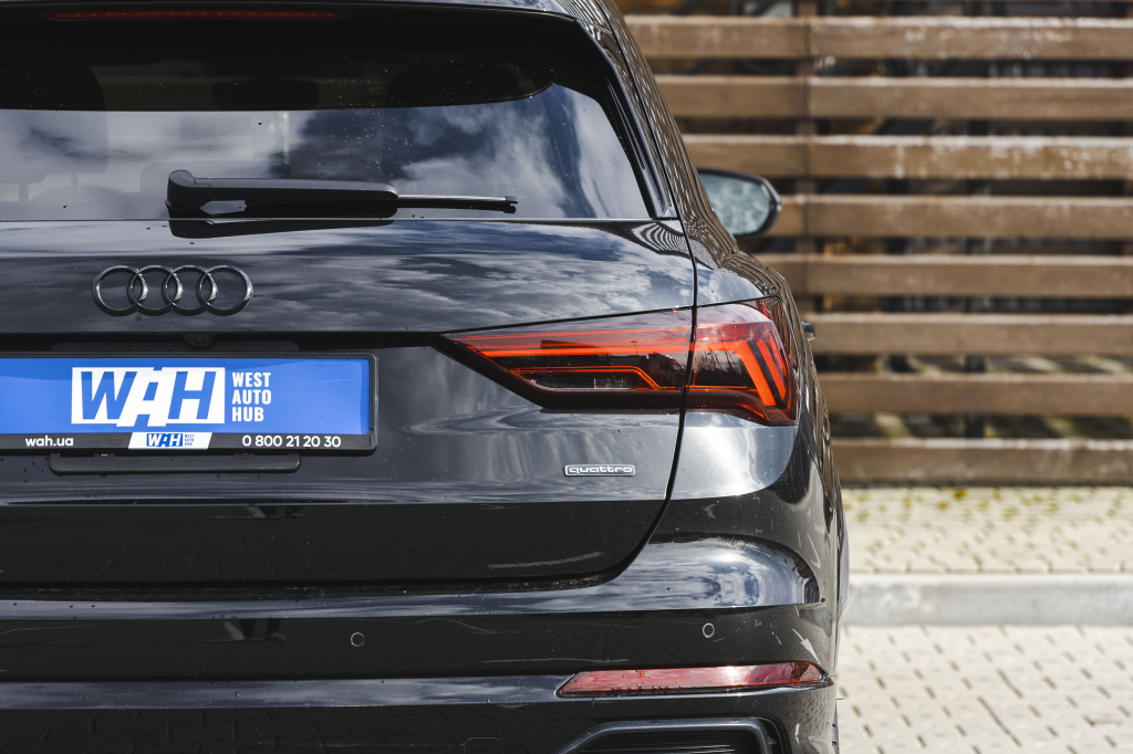 Audi Q3 S-Line 2020 photo 10