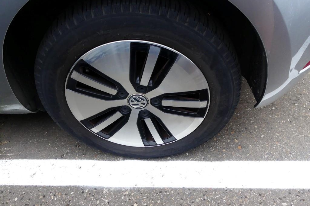 Volkswagen e-Golf 2018 фото 21