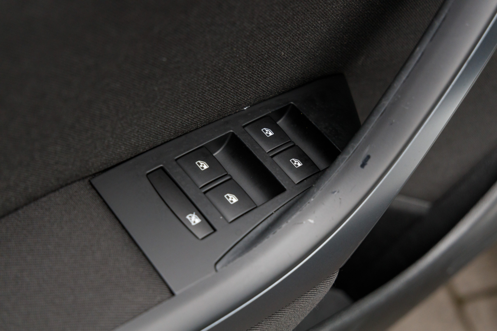 Opel Astra J Sports Tourer 2015 photo 24