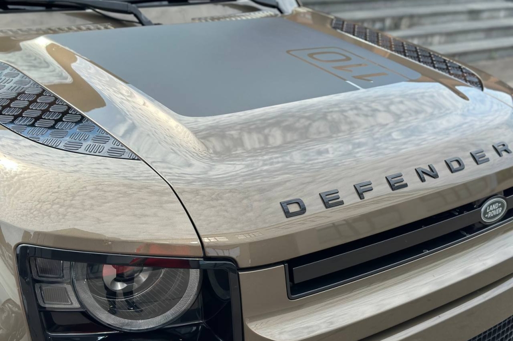 Land Rover Defender 2020 photo 6