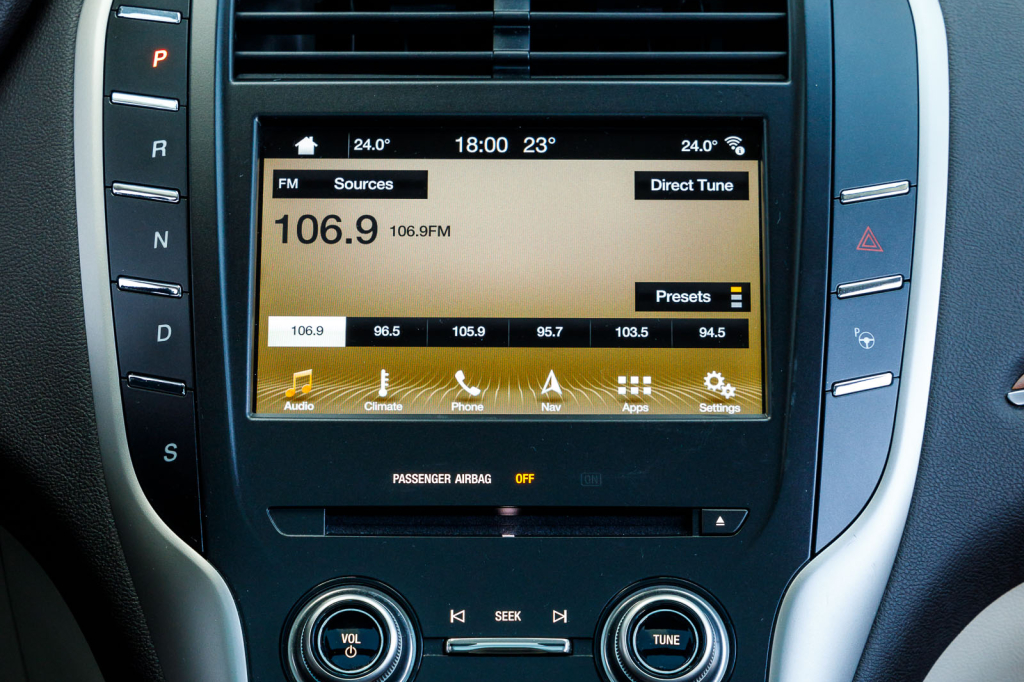 Lincoln MKC 2016 photo 12