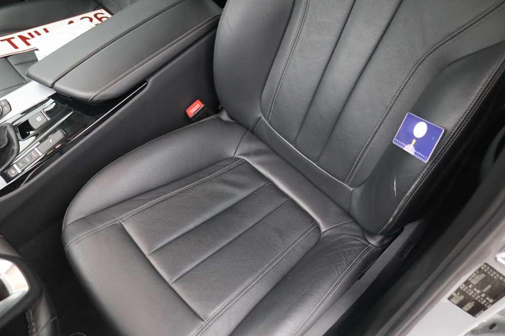 BMW 5 Series 2018 photo 13