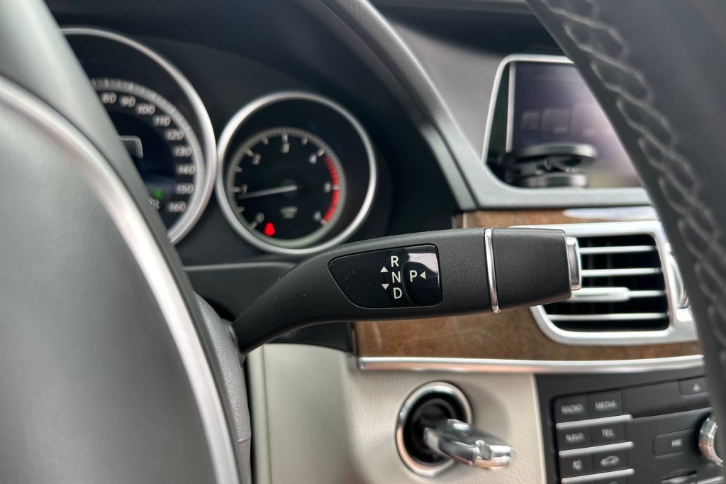 Mercedes-Benz E-Class 2015 4Matic фото Mercedes-Benz E-Class 2015 4Matic фото 16