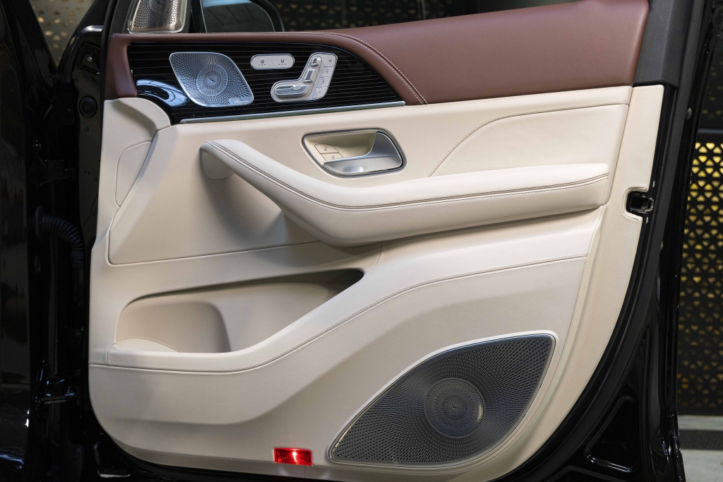 Mercedes-Benz Maybach GLS 600 2022 photo 60