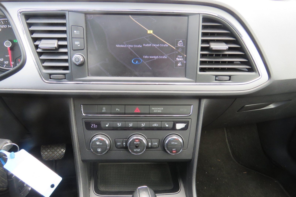 SEAT Leon 2017 фото 6