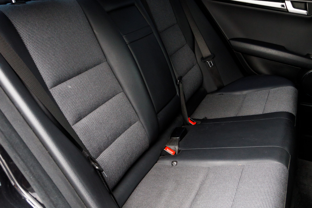 Mercedes-Benz C 250 AMG-Line 2011 photo 28