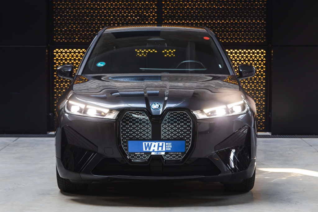 BMW iX xDrive40 2022 фото 1