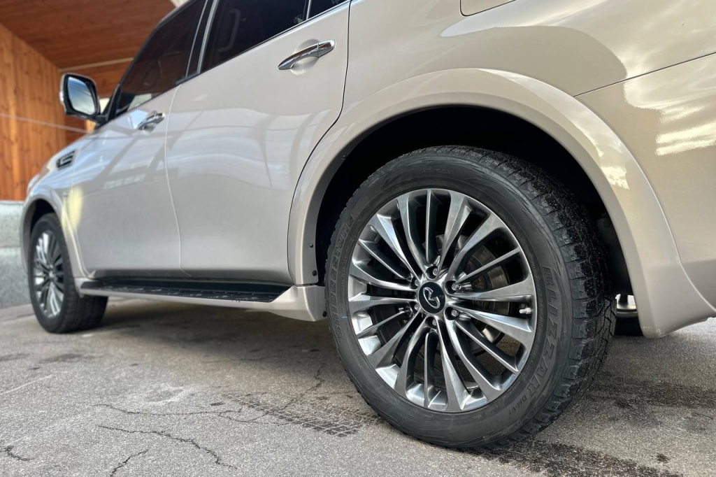 Infiniti QX80 Luxe Proactive 2018 photo Infiniti QX80 Luxe Proactive 2018 photo 6