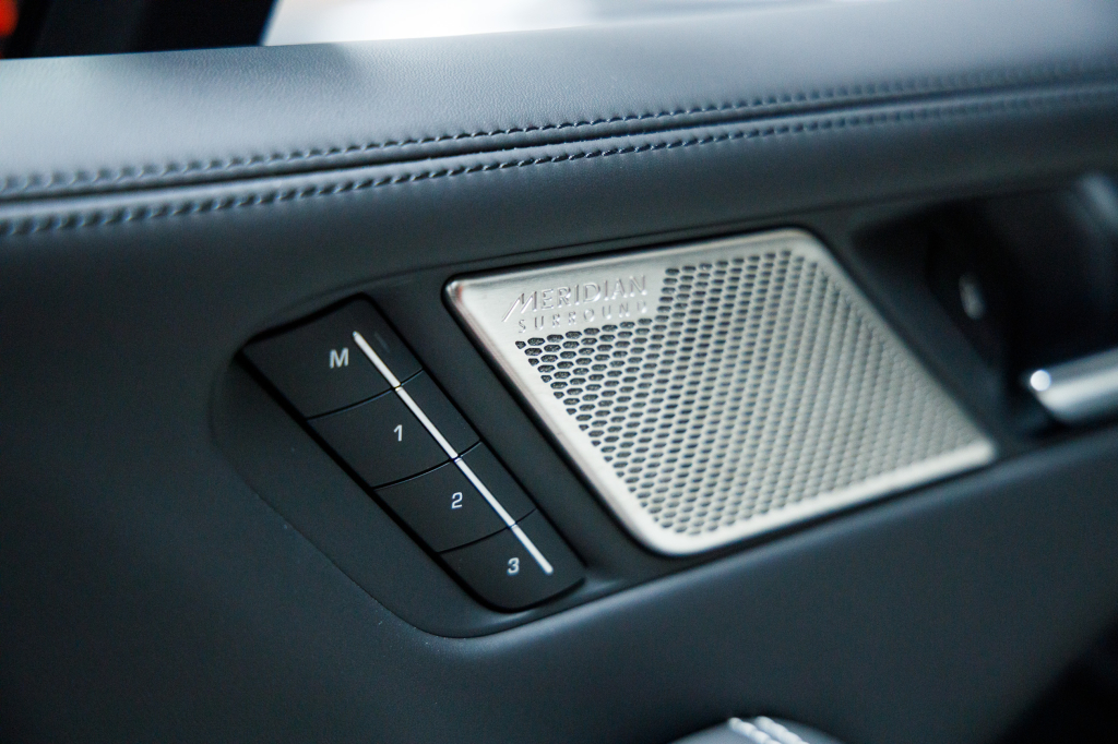 Jaguar I-Pace EV400s First Edition 2019 фото 17