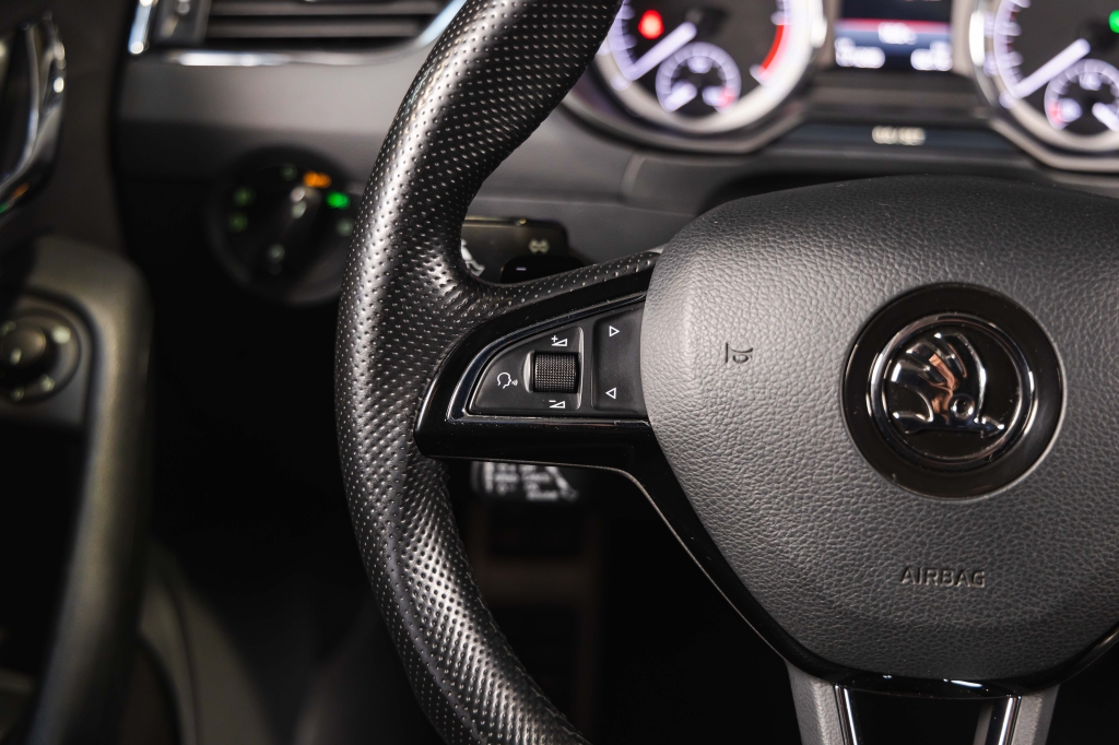 Skoda Octavia 2018 фото 21