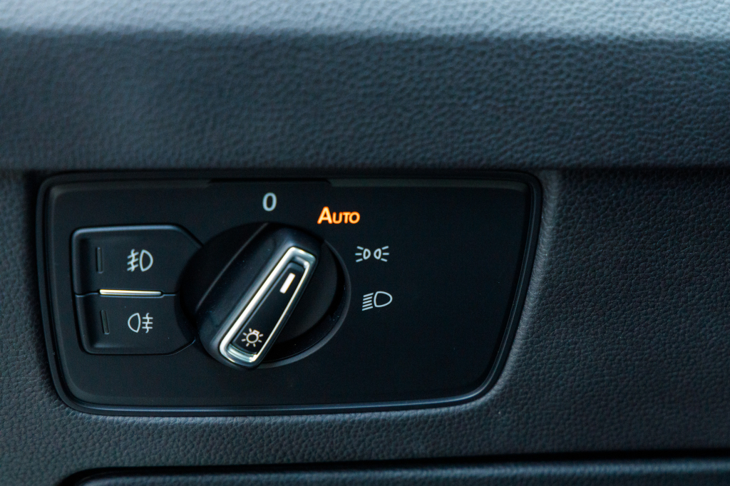 Volkswagen Passat B8 Highline 4Motion 2016 photo 2