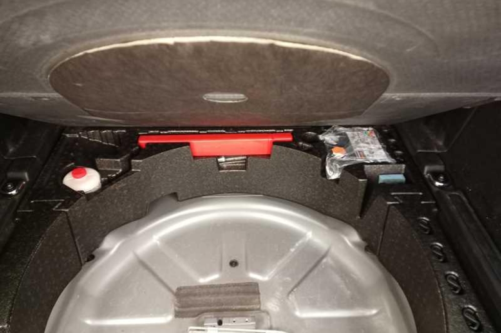 Land Rover Discovery 2016 фото 8