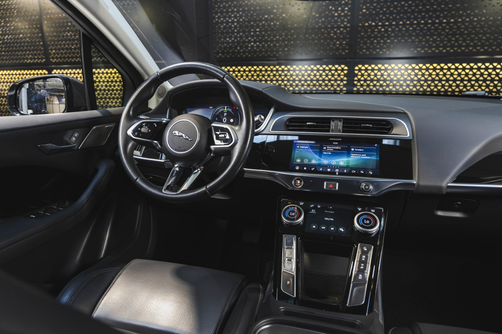 Jaguar I-Pace 2018 фото 28