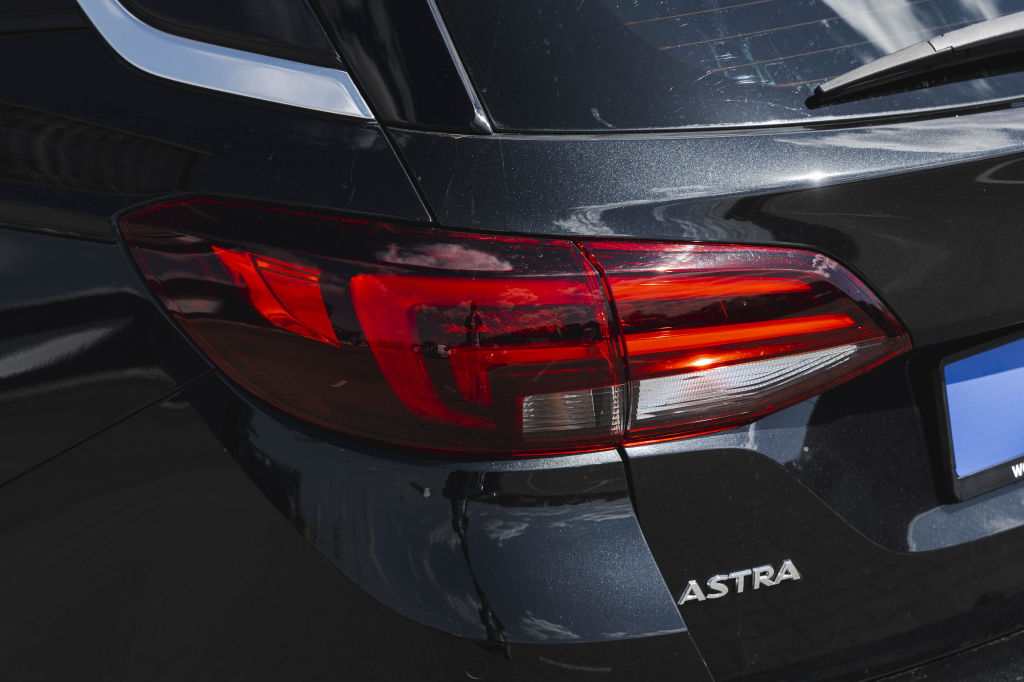 Opel Astra K 2016 фото 12