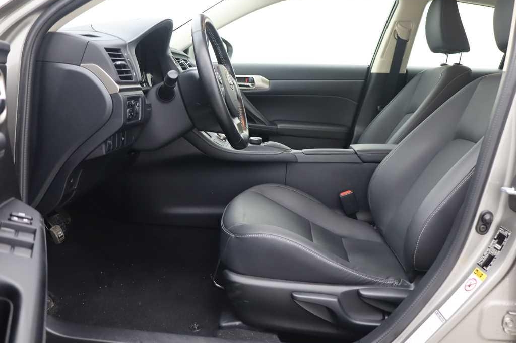 Lexus CT 2017 фото 1