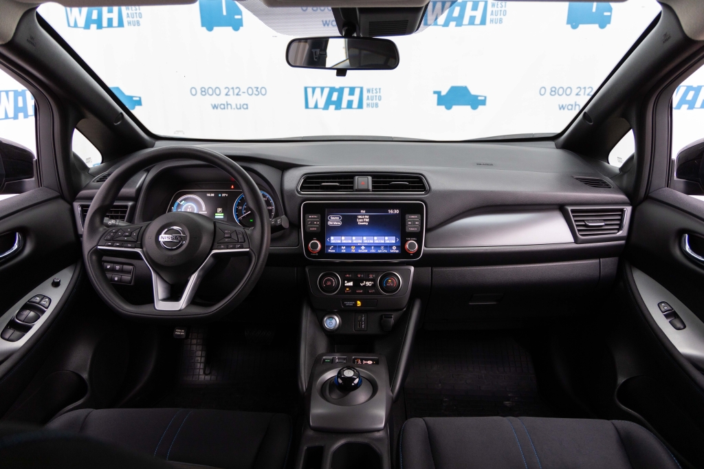 Nissan Leaf 2021 фото Nissan Leaf 2021 фото 27