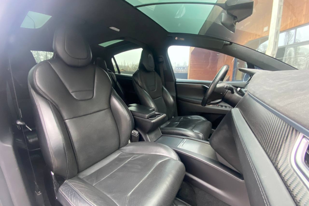 Tesla Model X 90D 2016 фото 11