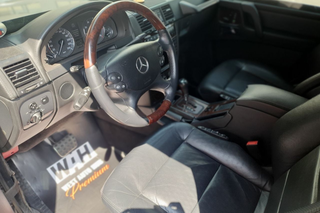 Mercedes-Benz G 500 2010 photo 8