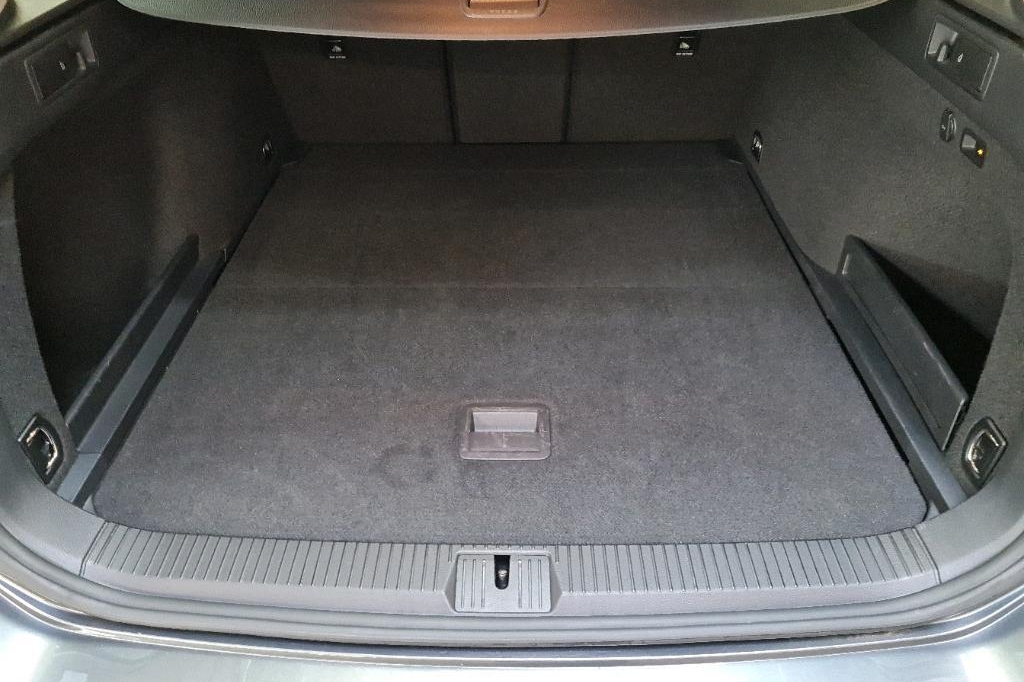 Volkswagen Passat Variant 2017 photo 9