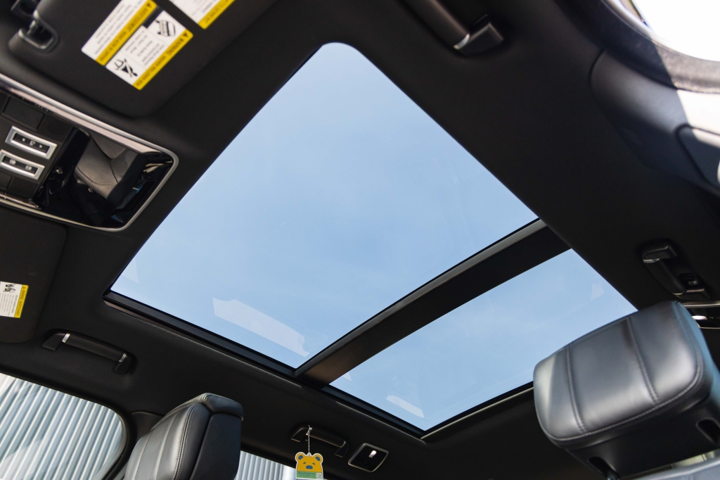 Land Rover Range Rover 2018 фото Land Rover Range Rover 2018 фото 39