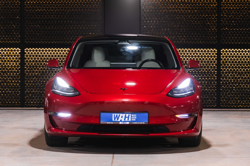 Tesla Model 3 Long Range Performance 2018 фото 3