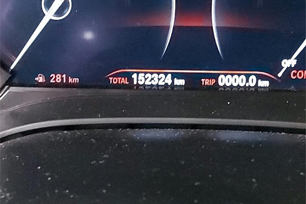 BMW 5er Touring 2017 photo 2