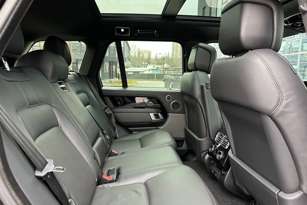 Land Rover Range Rover 4.4D 2018 фото Land Rover Range Rover 4.4D 2018 фото 18