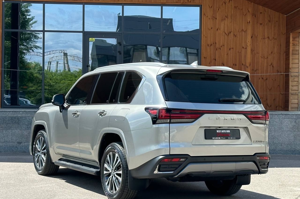 Lexus LX 500d 2022 фото 3