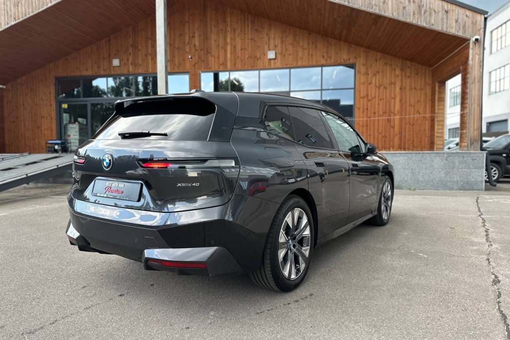 BMW iX xDrive40 2022 фото BMW iX xDrive40 2022 фото 7