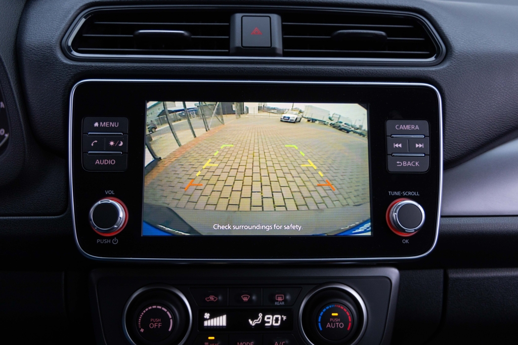 Nissan Leaf 2021 фото Nissan Leaf 2021 фото 21