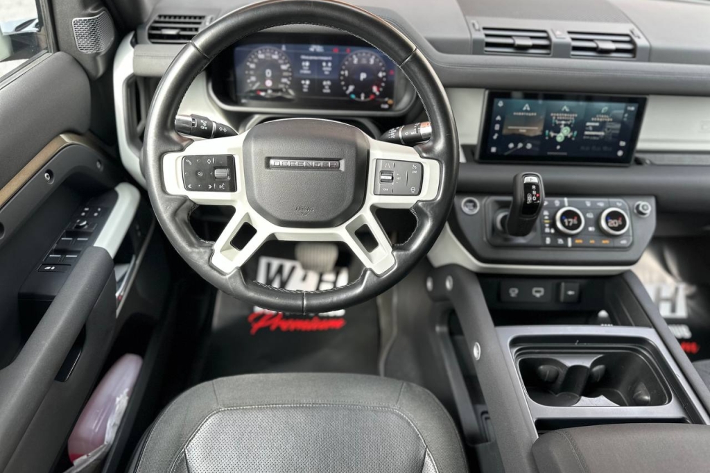 Land Rover Defender 2020 photo 21