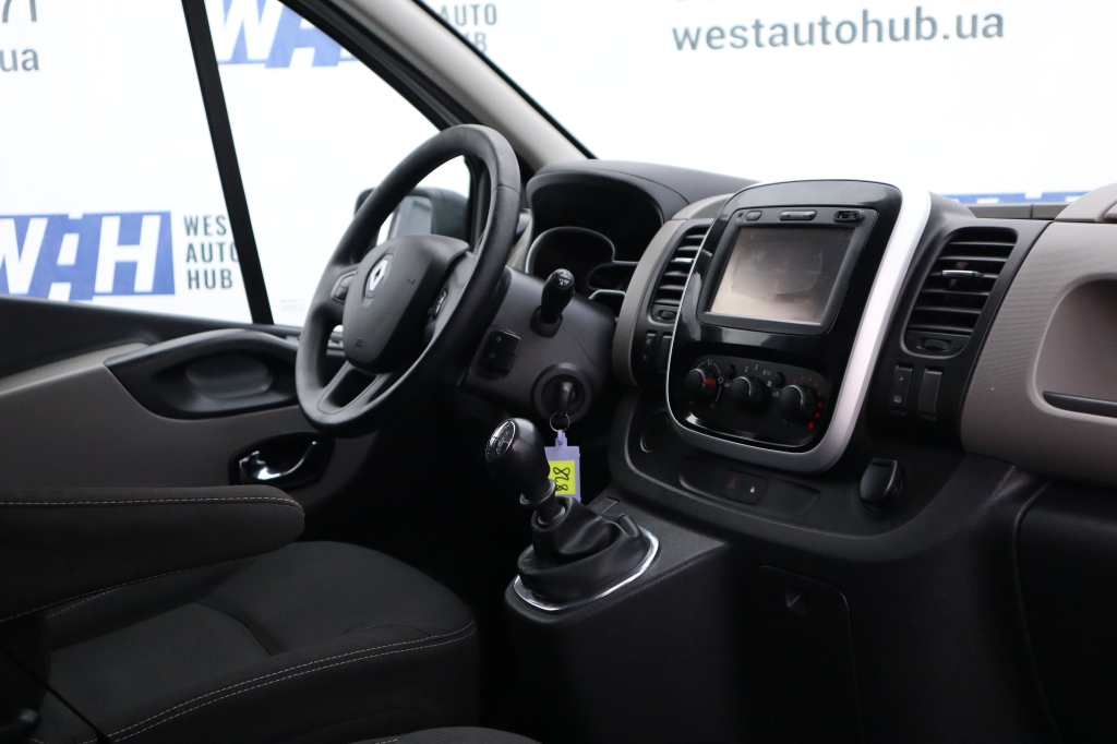 Renault Trafic фото 8
