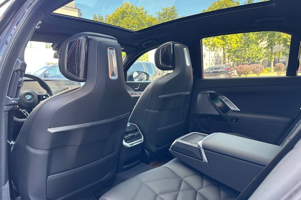 BMW 7 Series 740d MHEV Steptronic xDrive 2022 фото BMW 7 Series 740d MHEV Steptronic xDrive 2022 фото 18