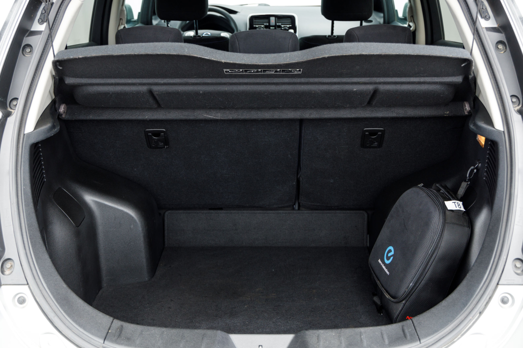 Nissan Leaf 2016 photo 9