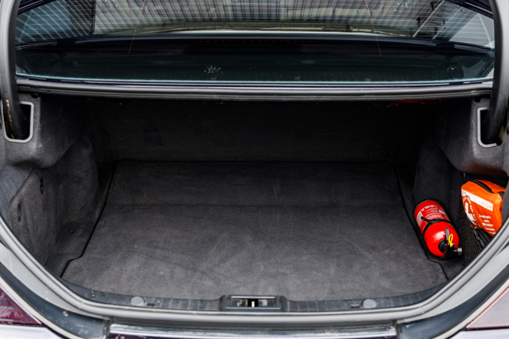 Mercedes-Benz CLS 500 2005 photo 23