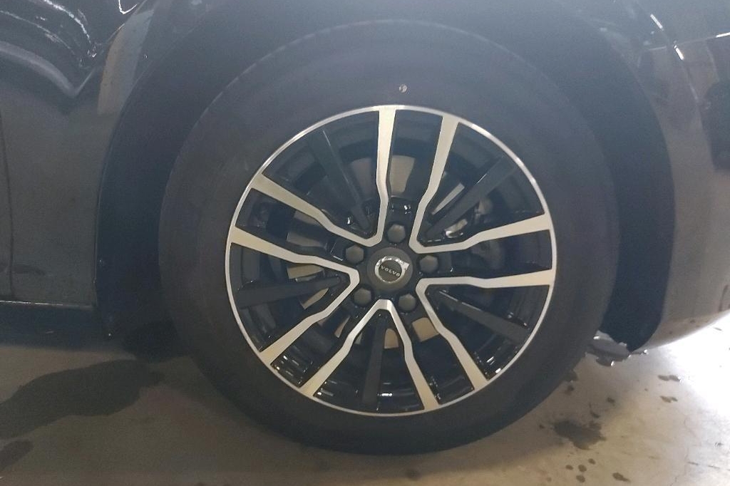 Volvo V40 2019 фото 8