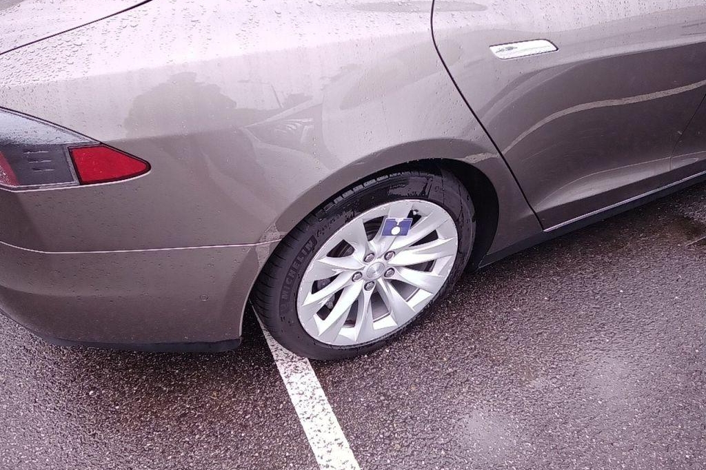 Tesla Model S 2016 photo 14