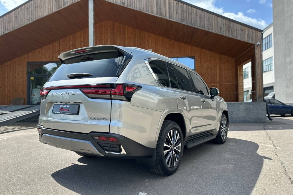 Lexus LX 500d 2022 фото 6