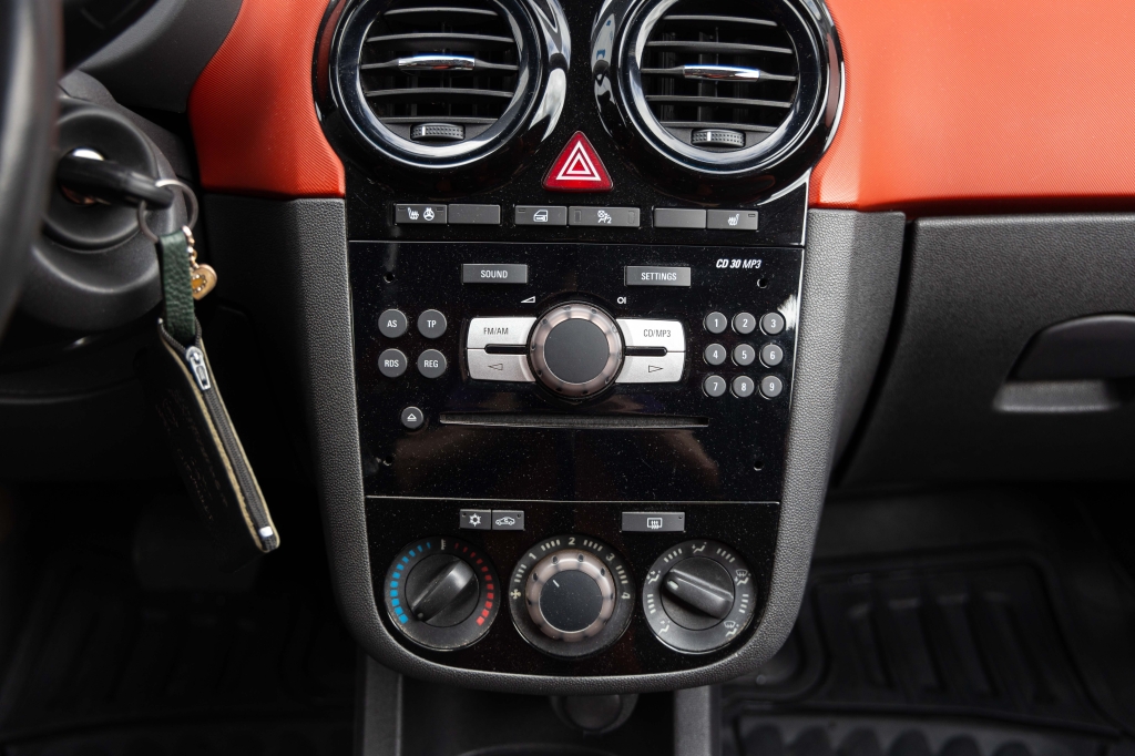 Opel Corsa 2010 фото 21