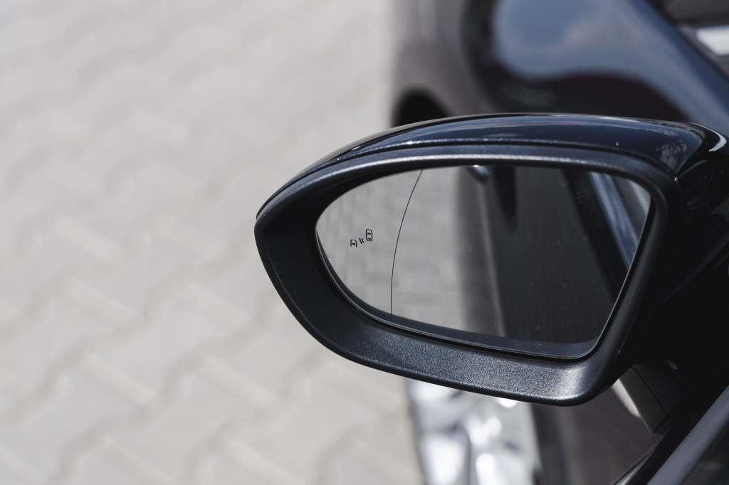 Opel Astra K 2016 фото 13