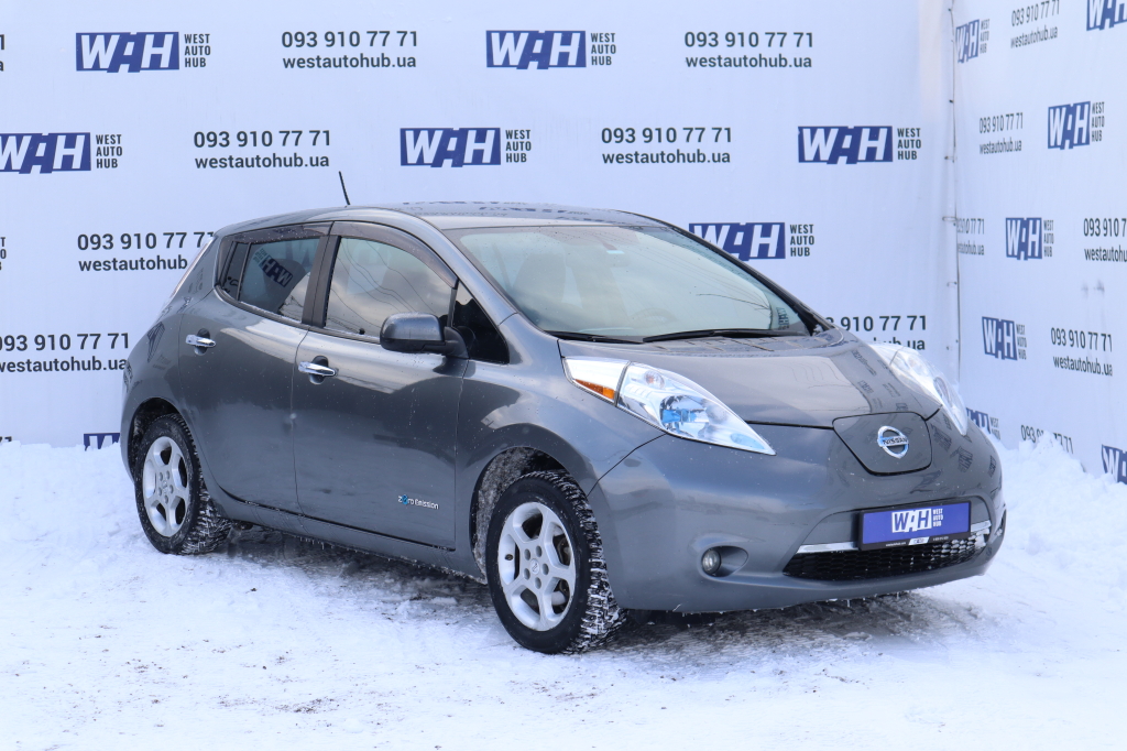 Nissan Leaf photo 2