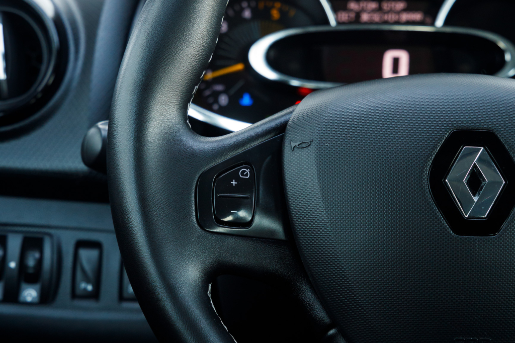 Renault Clio photo 9