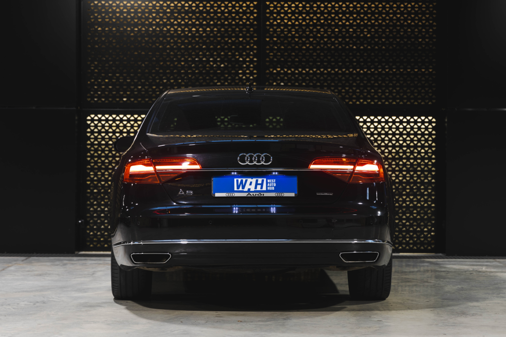 Audi A8 2015 photo 11