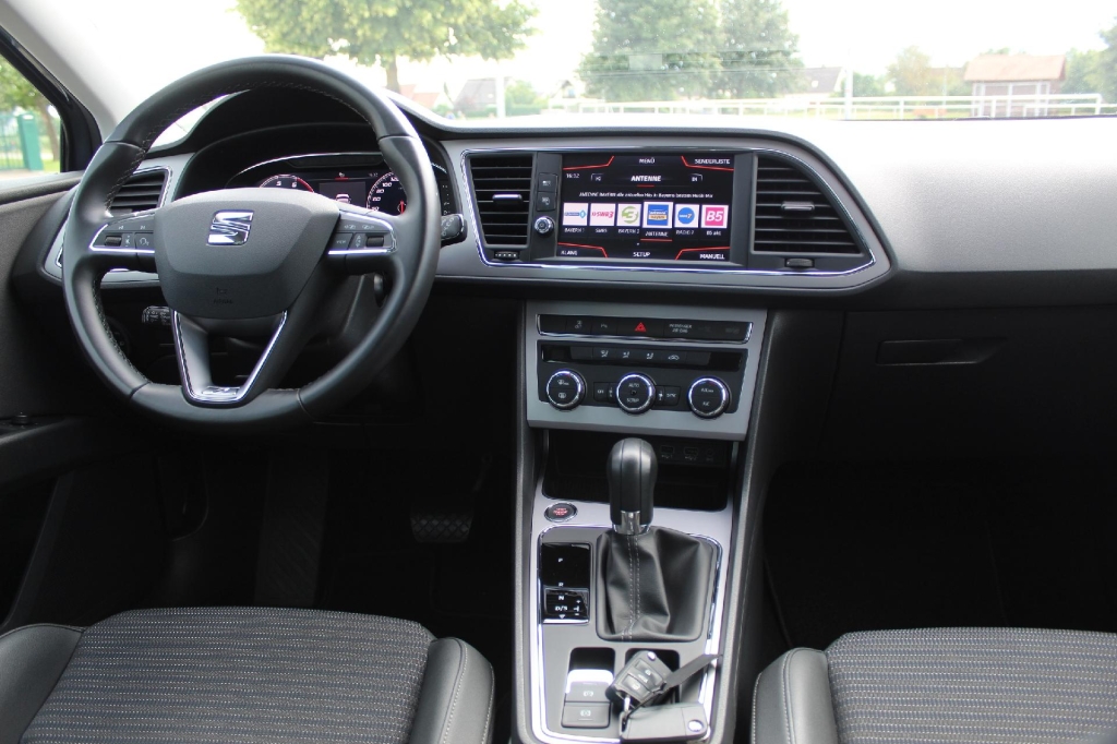 SEAT Leon 2019 photo 7