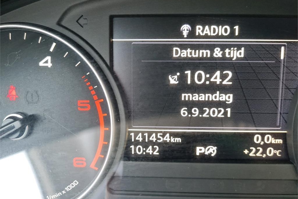 Audi A4 Avant 2018 фото 4