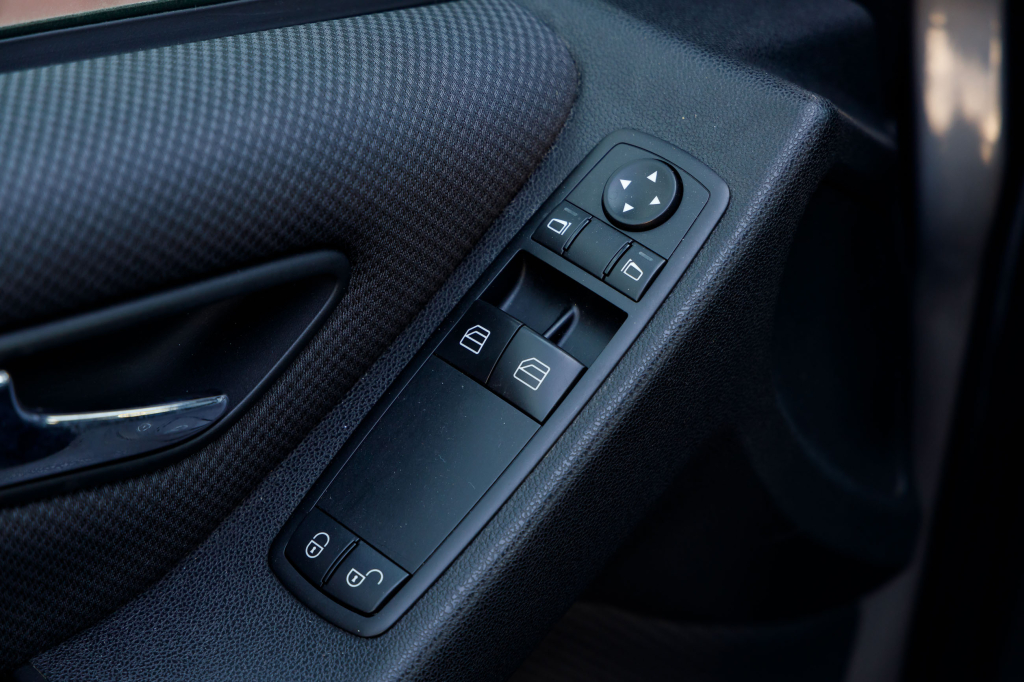 Mercedes-Benz A 150 2008 photo 15